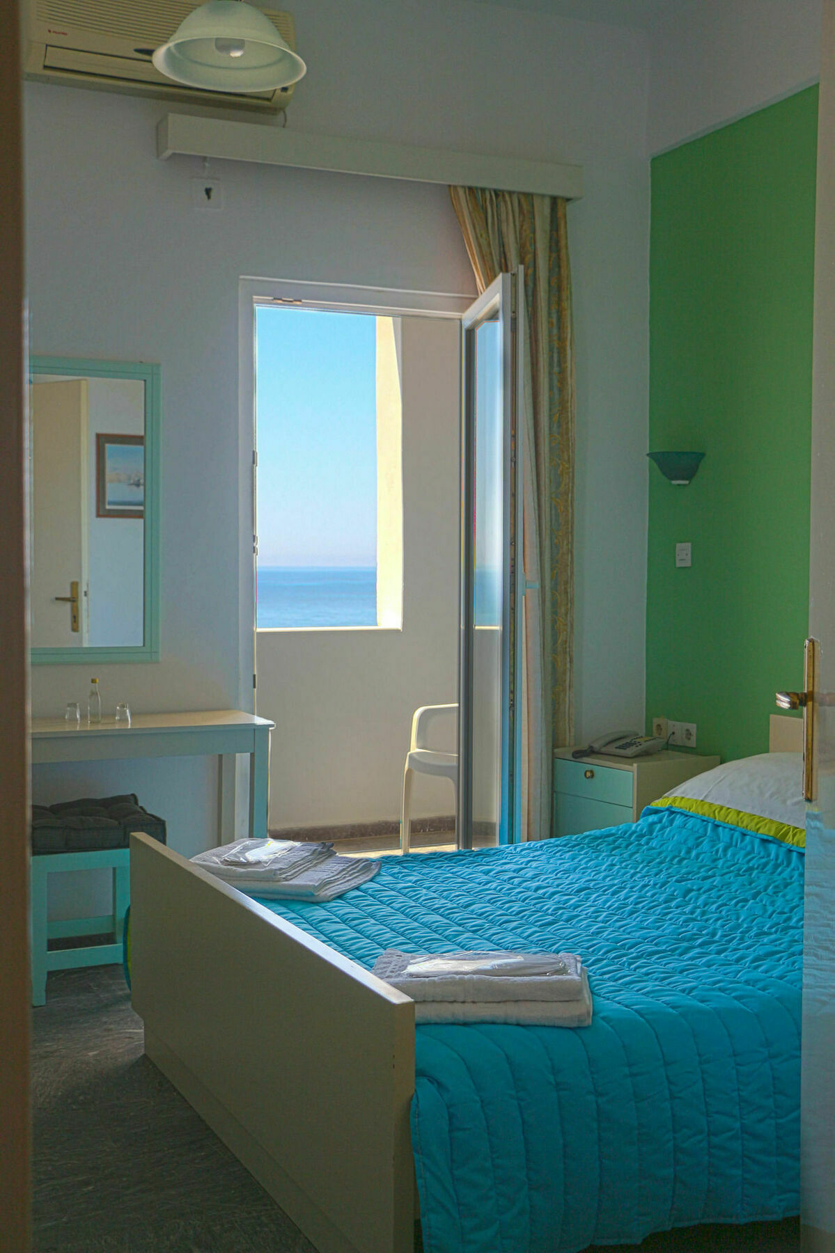 Mirtos Hotel Luaran gambar
